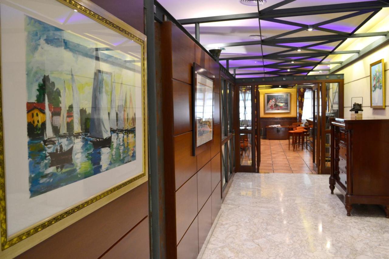 Hotel Alda El Suizo Ferrol Bagian luar foto