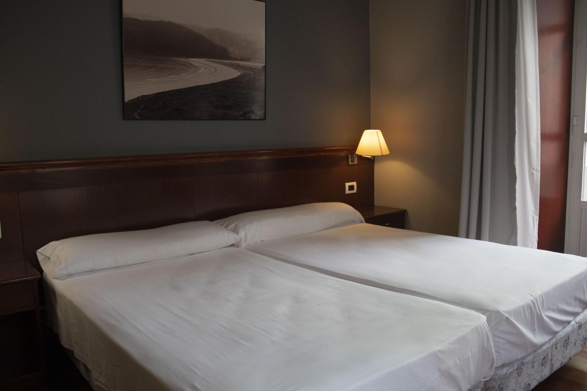 Hotel Alda El Suizo Ferrol Bagian luar foto