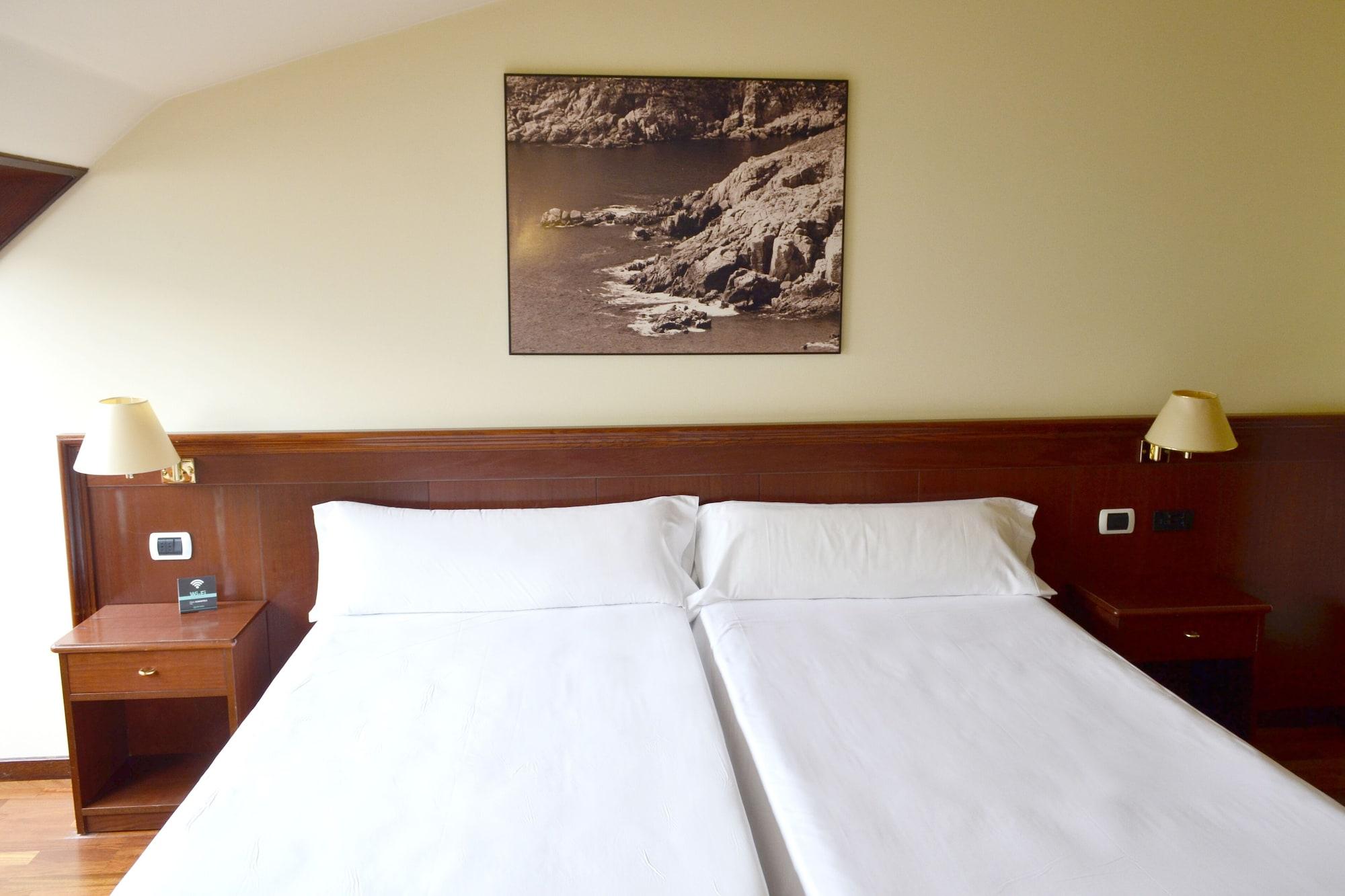 Hotel Alda El Suizo Ferrol Bagian luar foto