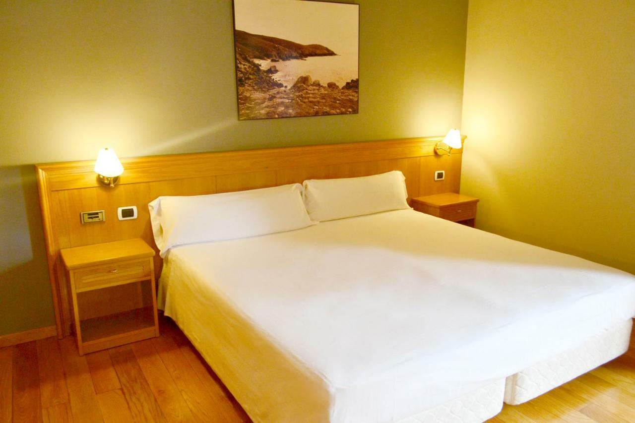 Hotel Alda El Suizo Ferrol Bagian luar foto