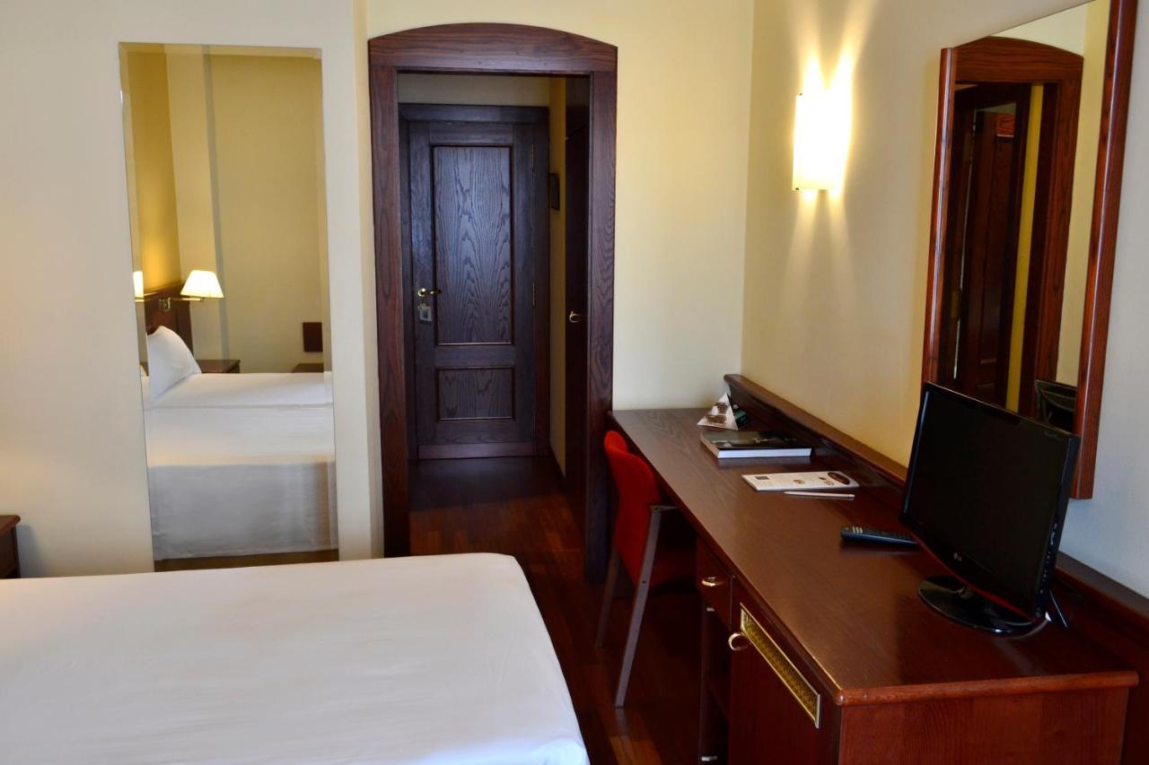 Hotel Alda El Suizo Ferrol Bagian luar foto