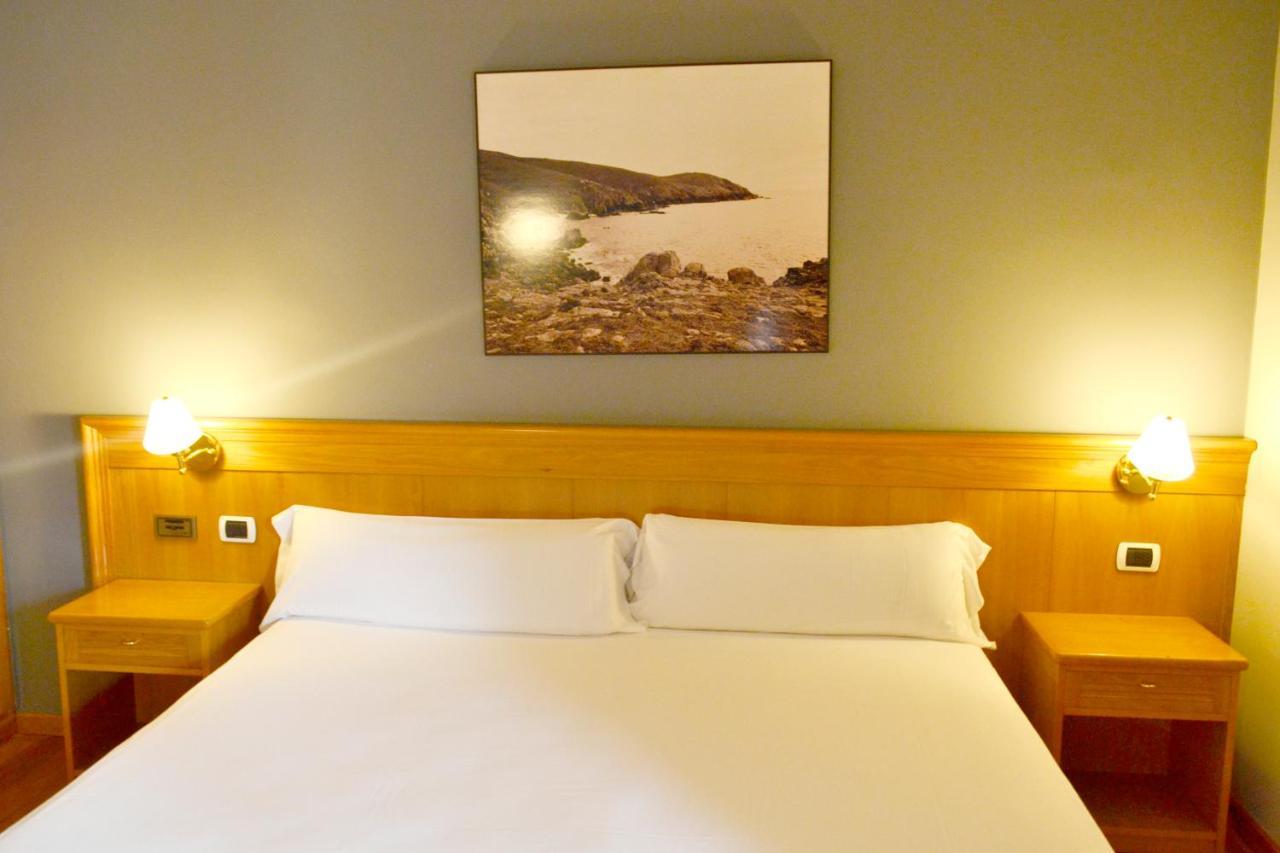 Hotel Alda El Suizo Ferrol Bagian luar foto